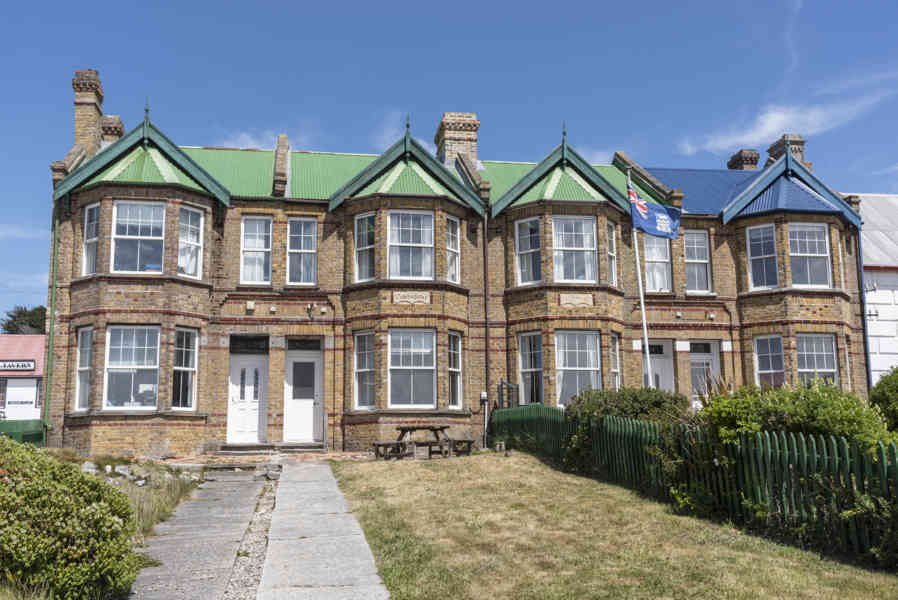 Islas Falkland o Malvinas 008 - Port Stanley - Jubilee Villas.jpg
